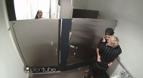 Justin Bieber And Ellen Terrify Audience Members With Bathroom Scare